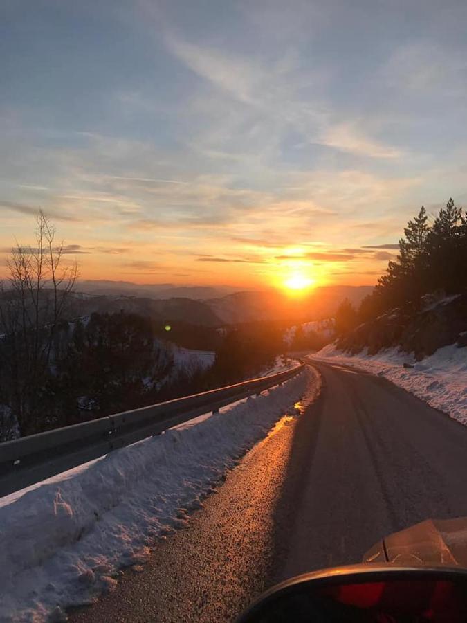 Smestaj Iver Hotel Mokra Gora Bagian luar foto